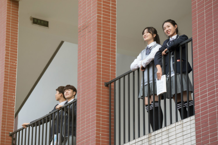 上技术学校,男生学什么专业有未来呢?