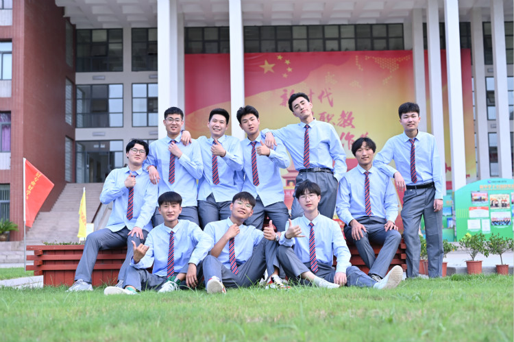 技能+学历+就业 新华专注培养高素质高技能人才