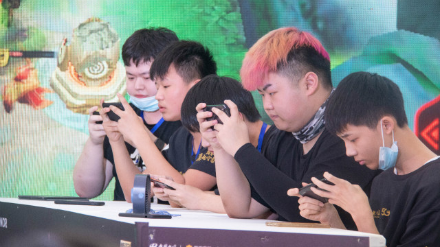 男生学什么专业好，就业前景好的专业有哪些？