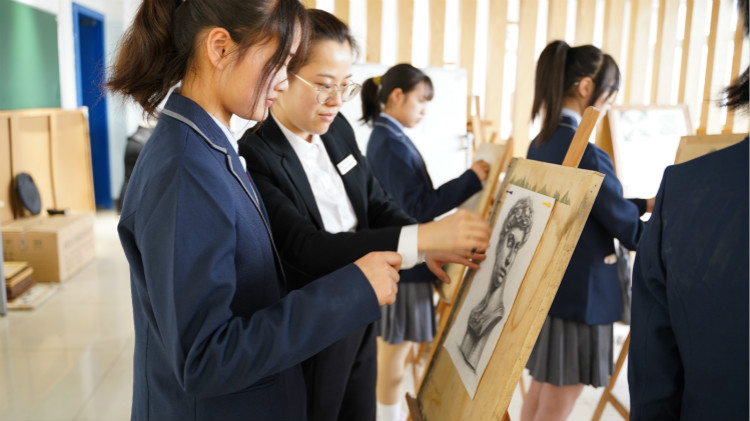 学幼师专业，为什么要选四川新华？