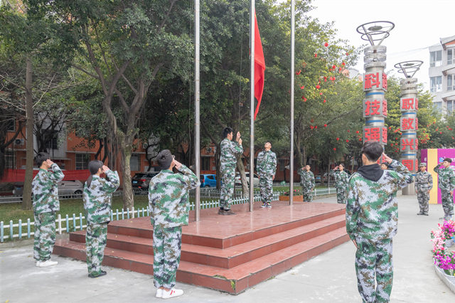 退伍季来临，退伍军人不用愁！用技能武装续写军人不凡！