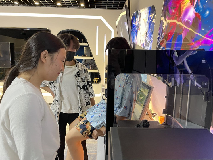 三姐妹一同报名，圆梦新华