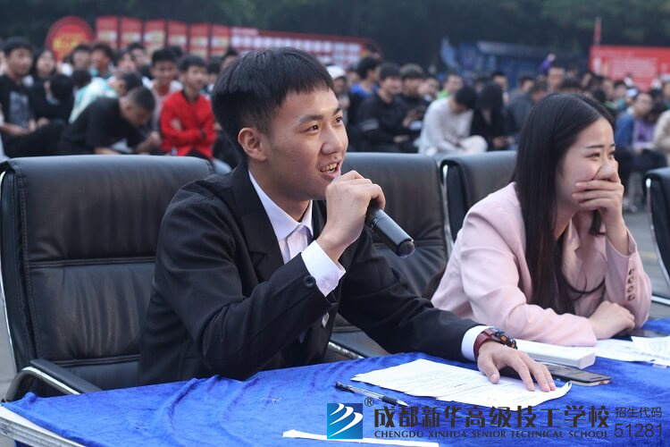 红歌赛暨校园十佳歌手总决赛