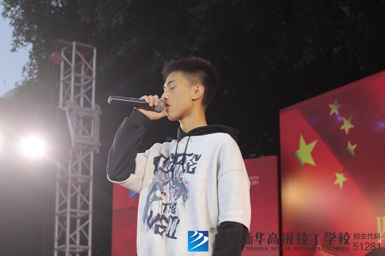 红歌赛暨校园十佳歌手总决赛