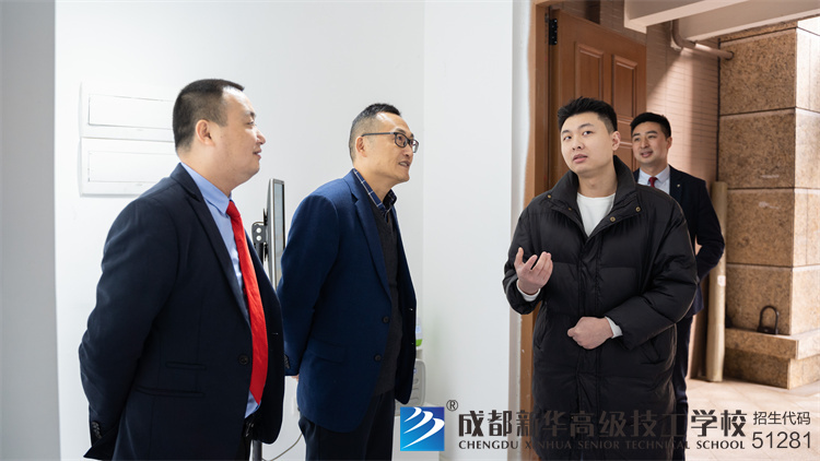 校领导前往京东和汉沙集团参观