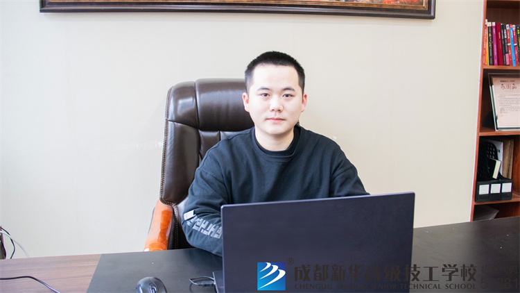 校领导回访度梦传媒就职的同学