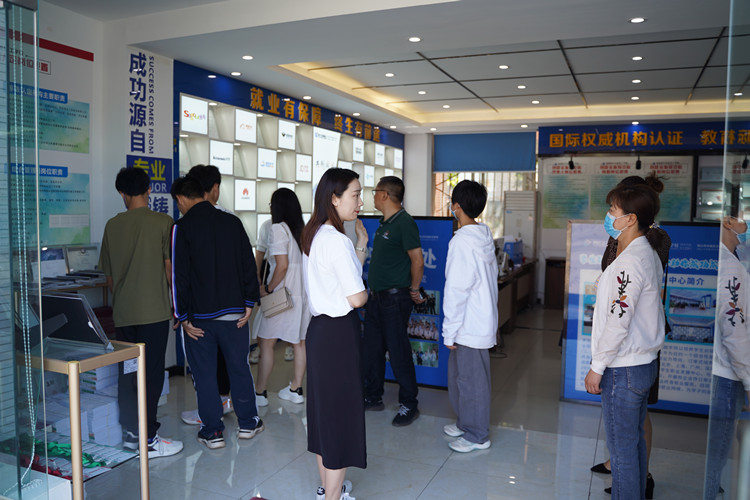 火热报名盛况