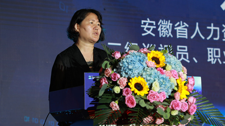 中国东方教育集团安徽新华高级技工学校校长王胜致辞