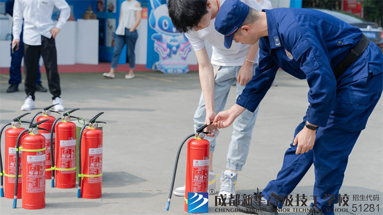 消防安全专题讲座及应急演练