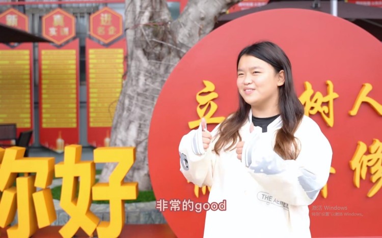 图为张宏梅同学