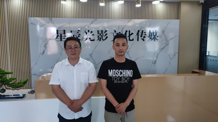 关怀从未停止——成都新华回访毕业学子