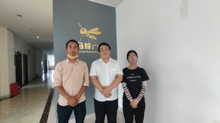 关怀从未停止——成都新华回访毕业学子