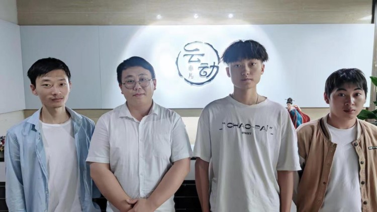 关怀从未停止——成都新华回访毕业学子