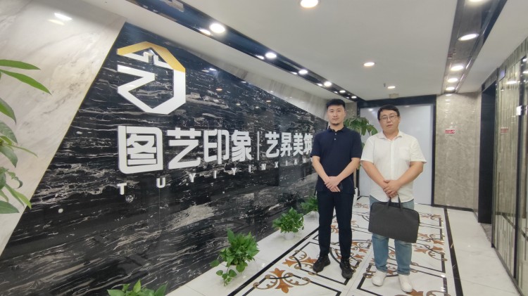 关怀从未停止——成都新华回访毕业学子