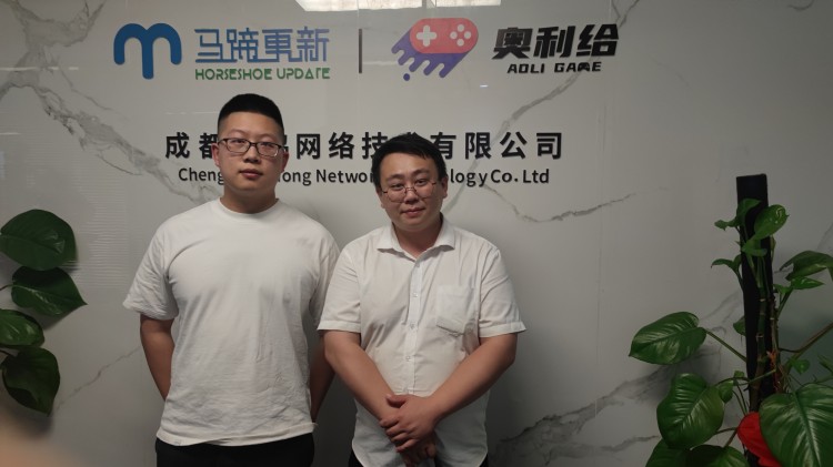 关怀从未停止——成都新华回访毕业学子