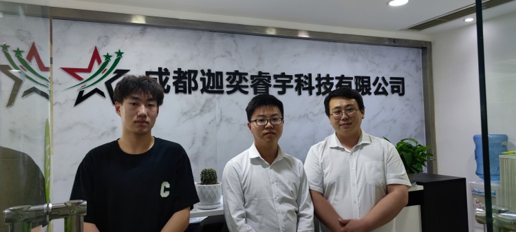 关怀从未停止——成都新华回访毕业学子
