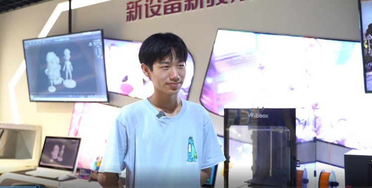 图为徐晨凯同学