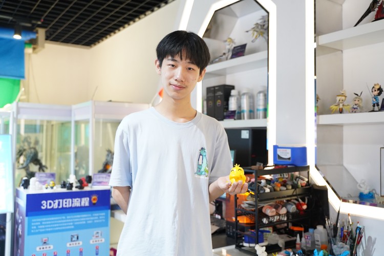 图为徐晨凯同学