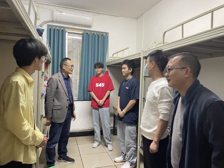 二十大奋进谱华章，新华紧随育栋梁