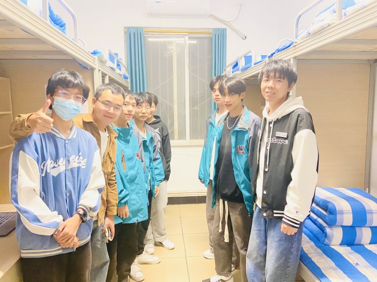 二十大奋进谱华章，新华紧随育栋梁