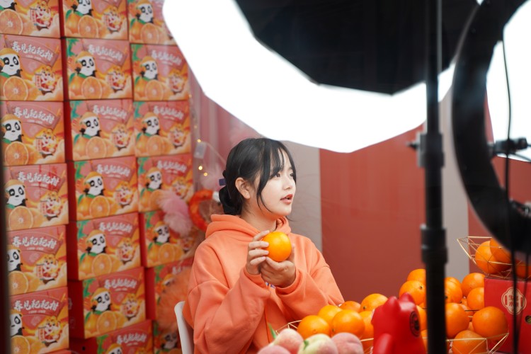 图为陈苑同学