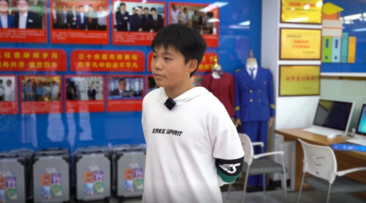 图为陈少尉同学
