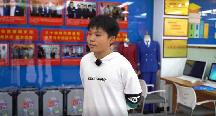 图为陈少尉同学