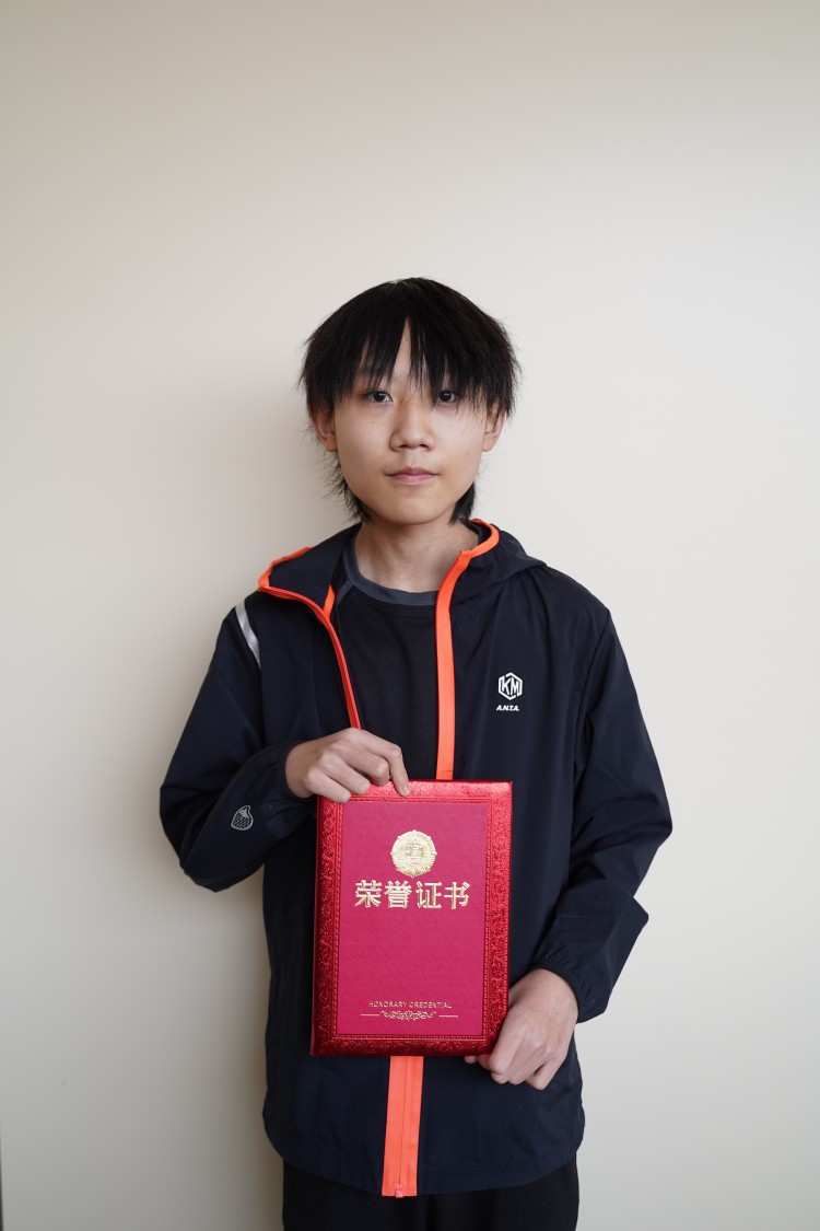 图为刘炜杰同学