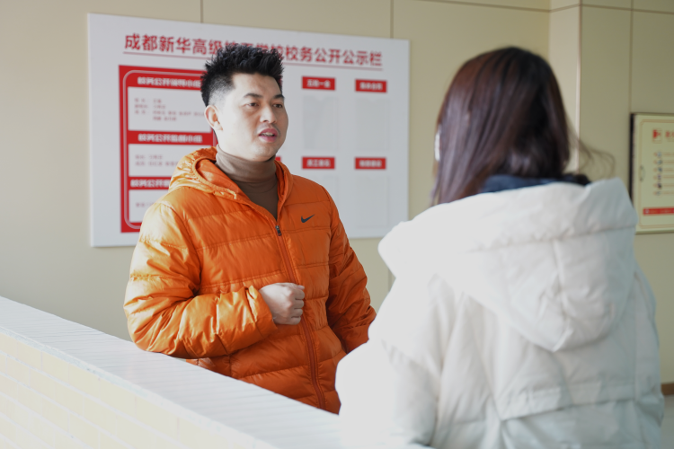 桃李满天下，春晖遍四方