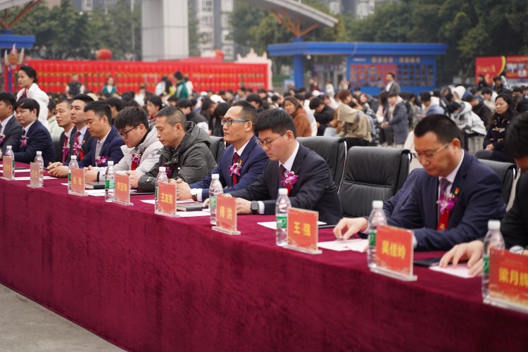 青春向党心！与新华新生团员一起见证这场授牌、揭牌仪式