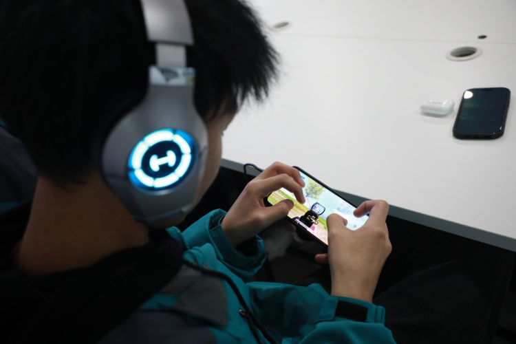 青训营少年李雨涵：热血电竞，追梦职业之路