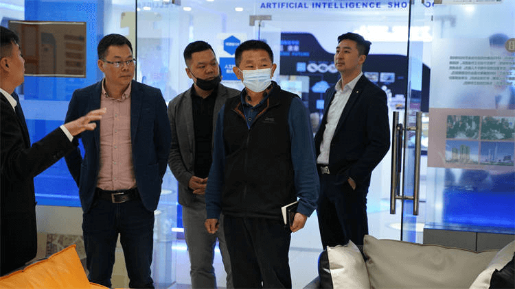 “智能制造”企业走进成都新华高级技工学校指导交流学习
