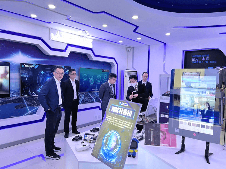 高技能人才培训基地揭牌暨校企签约活动