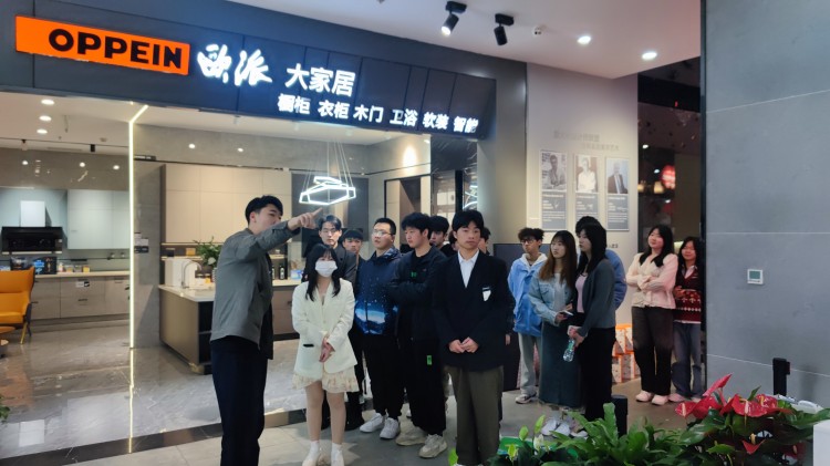 万生进千企、百家进校园