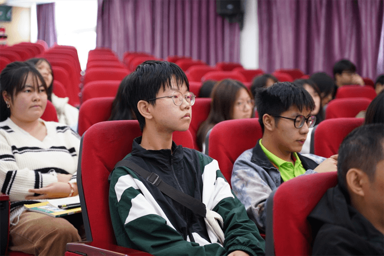初高中生后悔辍学打工，如何才能重启校园之旅