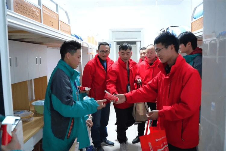 成都新华2024年春季首批新生入学教育，从“新”出发 扬帆远航