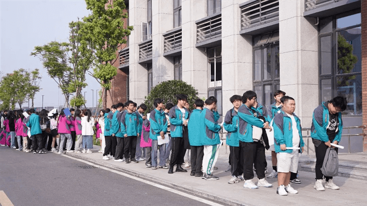 100+岗位来袭，成都新华这场招聘会，厉害