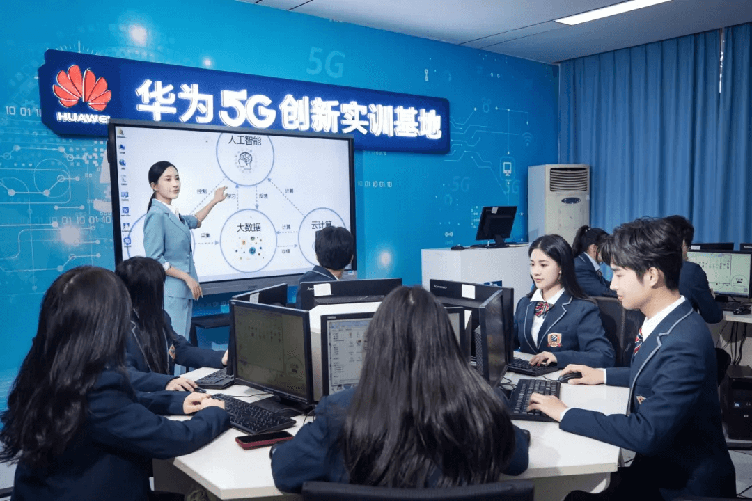 人社部公示19个新职业，数字产业人才紧缺