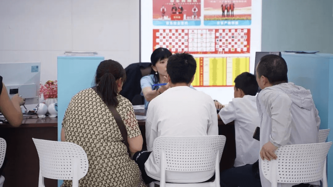 中考成绩已陆续出炉，成都新华报名火热