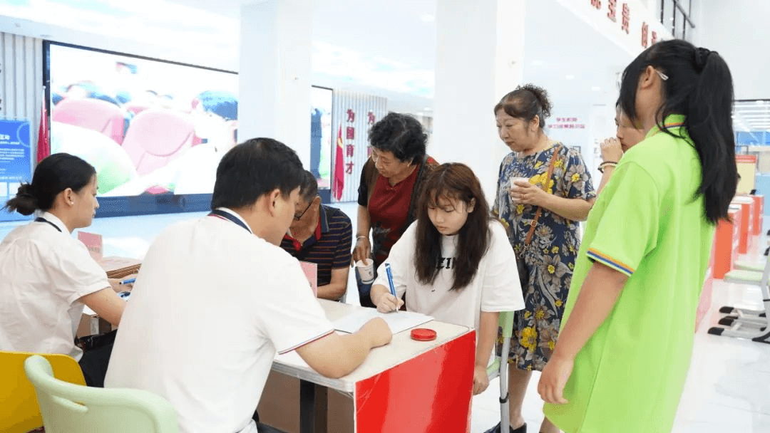 你好!新同学|成都新华高级技工学校新生报到日