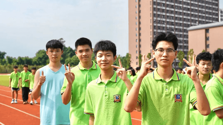 成都新华，这些关键词带你解锁美好校园生活